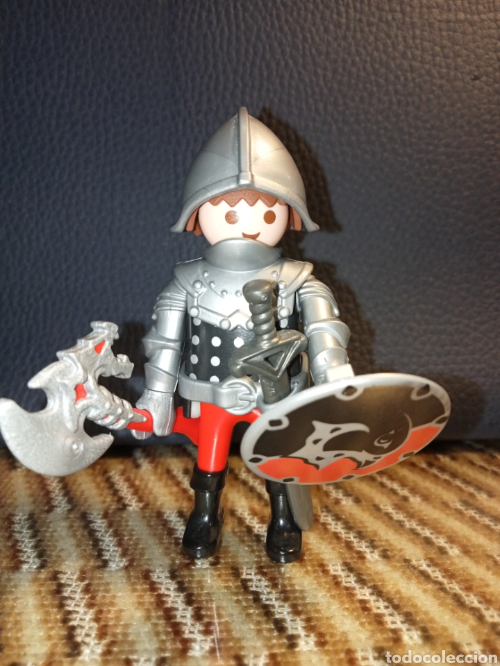 Playmobil: Figura Playmobil caballero con escudo y armas
