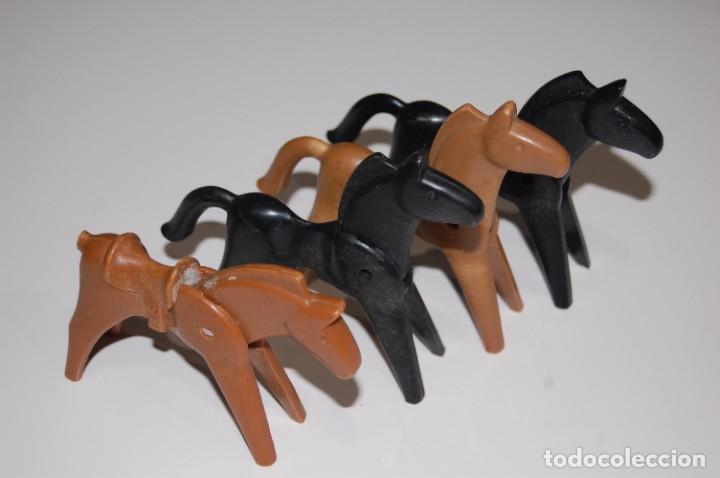 Playmobil: PLAYMOBIL. 4 CABALLOS GEOBRA 1974(3 CABALLOS PERFECTOS SIN MONTURA Y 1 CON MONTURA CON LA COLA ROTA)
