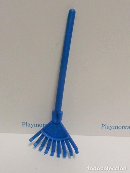 Playmobil: PLAYMOBIL B012 * HERRAMIENTAS RASTRILLO PARA RECOGER HOJAS CAIDAS EN PARQUE Y JARDINES