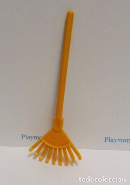 Playmobil: PLAYMOBIL B012 * HERRAMIENTAS RASTRILLO PARA RECOGER HOJAS CAIDAS EN PARQUE Y JARDINES