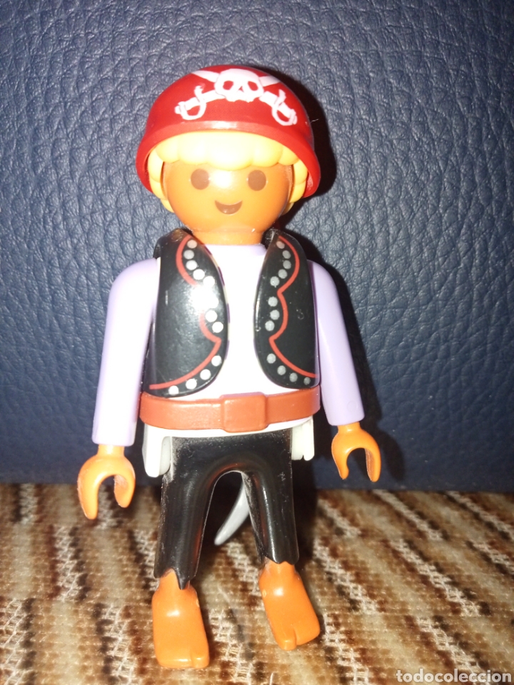 Playmobil: Figura Playmobil pirata rubio con pa&ntilde;uelo rojo