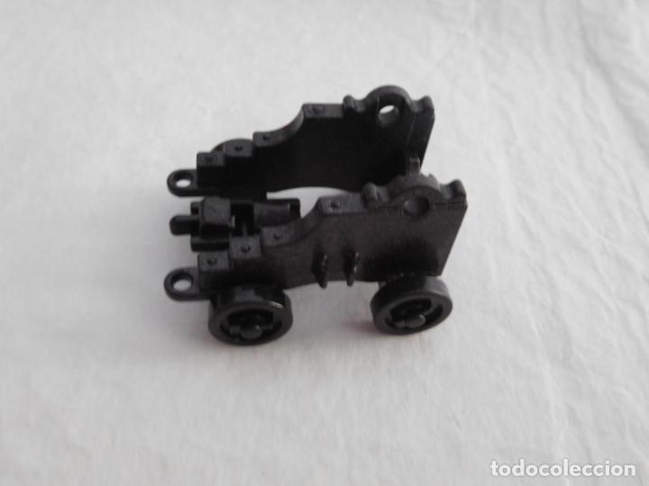 Playmobil: M69 Soporte con ruedas para ca&ntilde;&oacute;n en color negro de Playmobil Famobil.