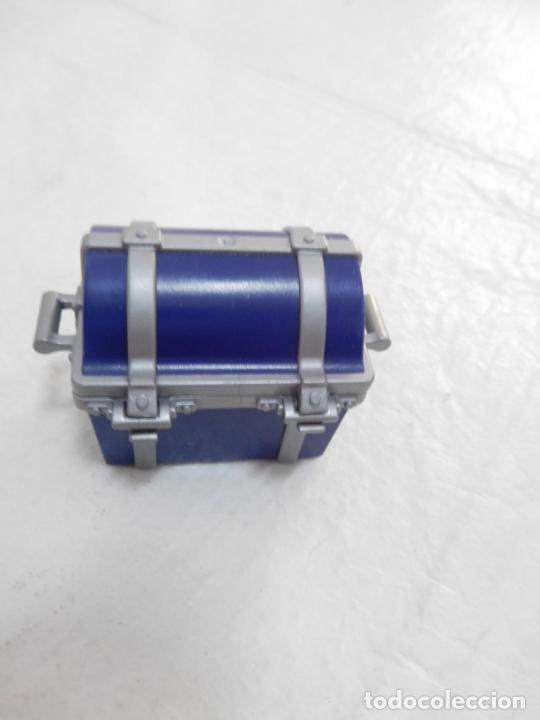 Playmobil: M69 Cofre en azul Playmobil Famobil.
