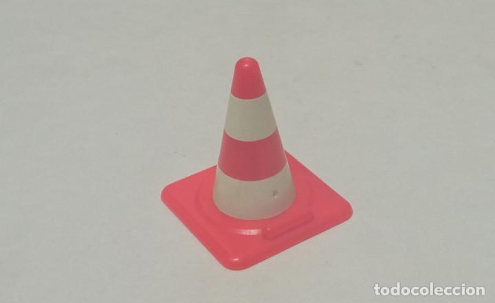 Playmobil: Playmobil - Cono Tr&aacute;fico Color Rojo y Blanco