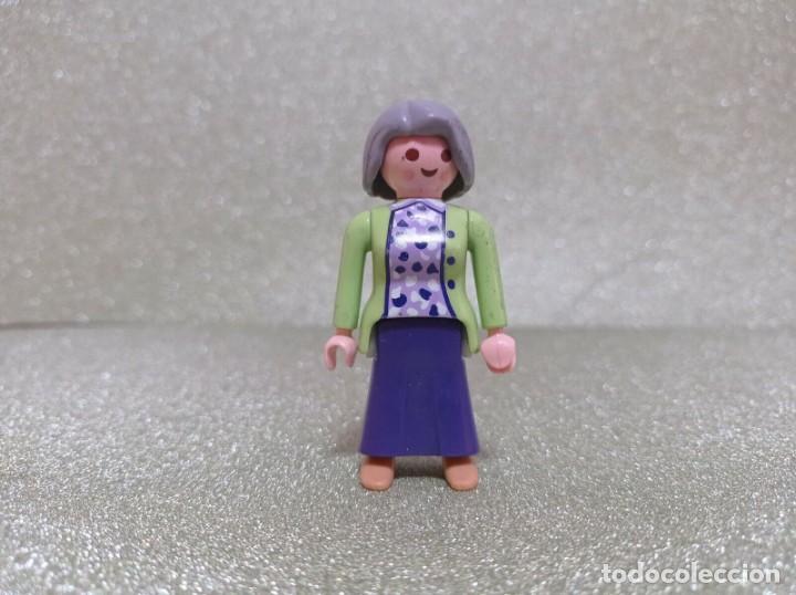 Playmobil: FIGURA PLAYMOBIL SE&Ntilde;ORA CON CHAQUETA VERDE