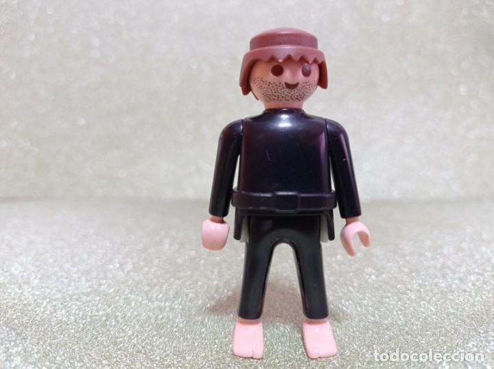 Playmobil: FIGURA PLAYMOBIL DE NEGRO CON BARBA