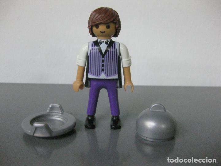 Playmobil: playmobil FIGURA HOMBRE CIUDAD MAYORDOMO CON BANDEJA H10