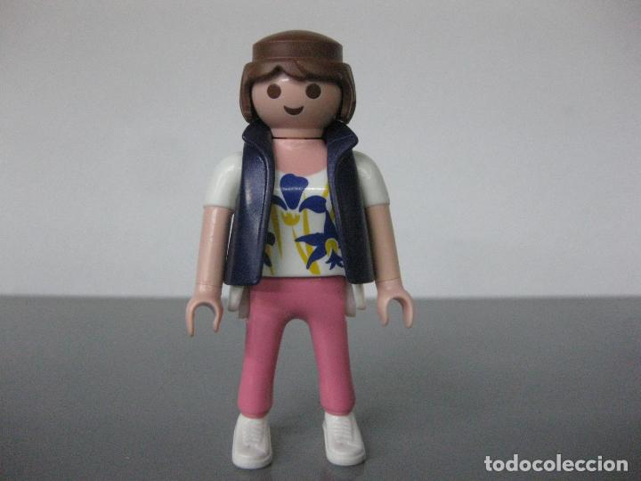 Playmobil: playmobil MUJER CIUDAD CON CHALECO M13 - Foto 1