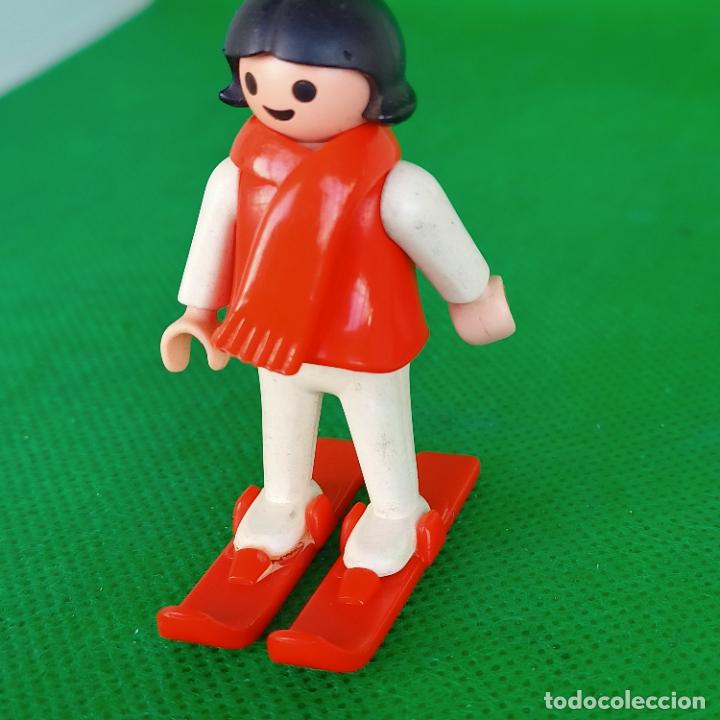 Playmobil: playmobil ni&ntilde;a con esquis