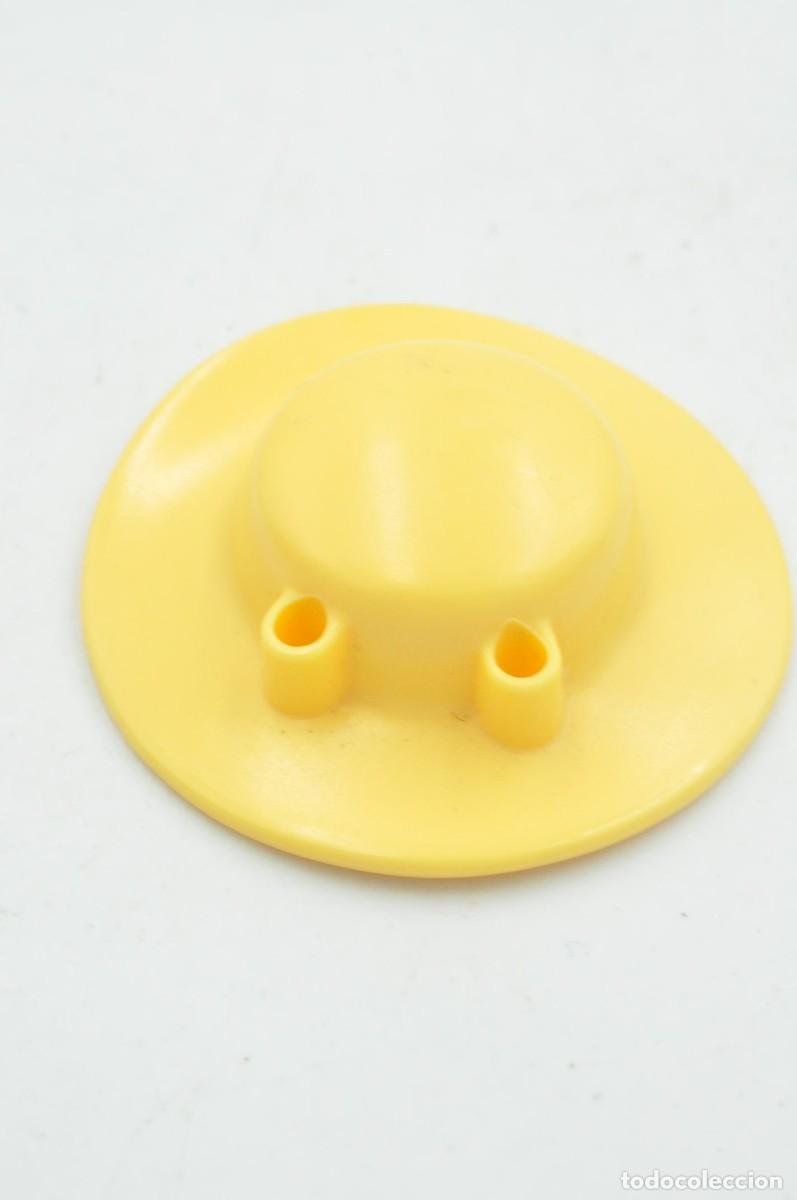 Playmobil: cj1708 PLAYMOBIL - sombrero mujer amarillo 2 plumas