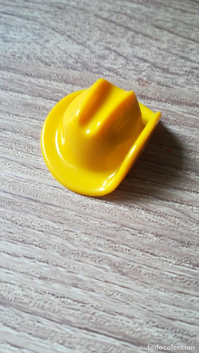 Playmobil: famobil sombrero amarillo ala ancha safari cazador en perfecto estado