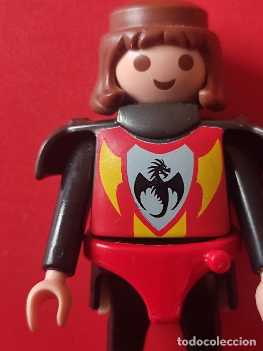 Playmobil: PLAYMOBIL FIGURA CABALLERO MEDIEVAL PECHO DRAGON ALADO 2009 GEOBRA JUGADO ORIGINAL
