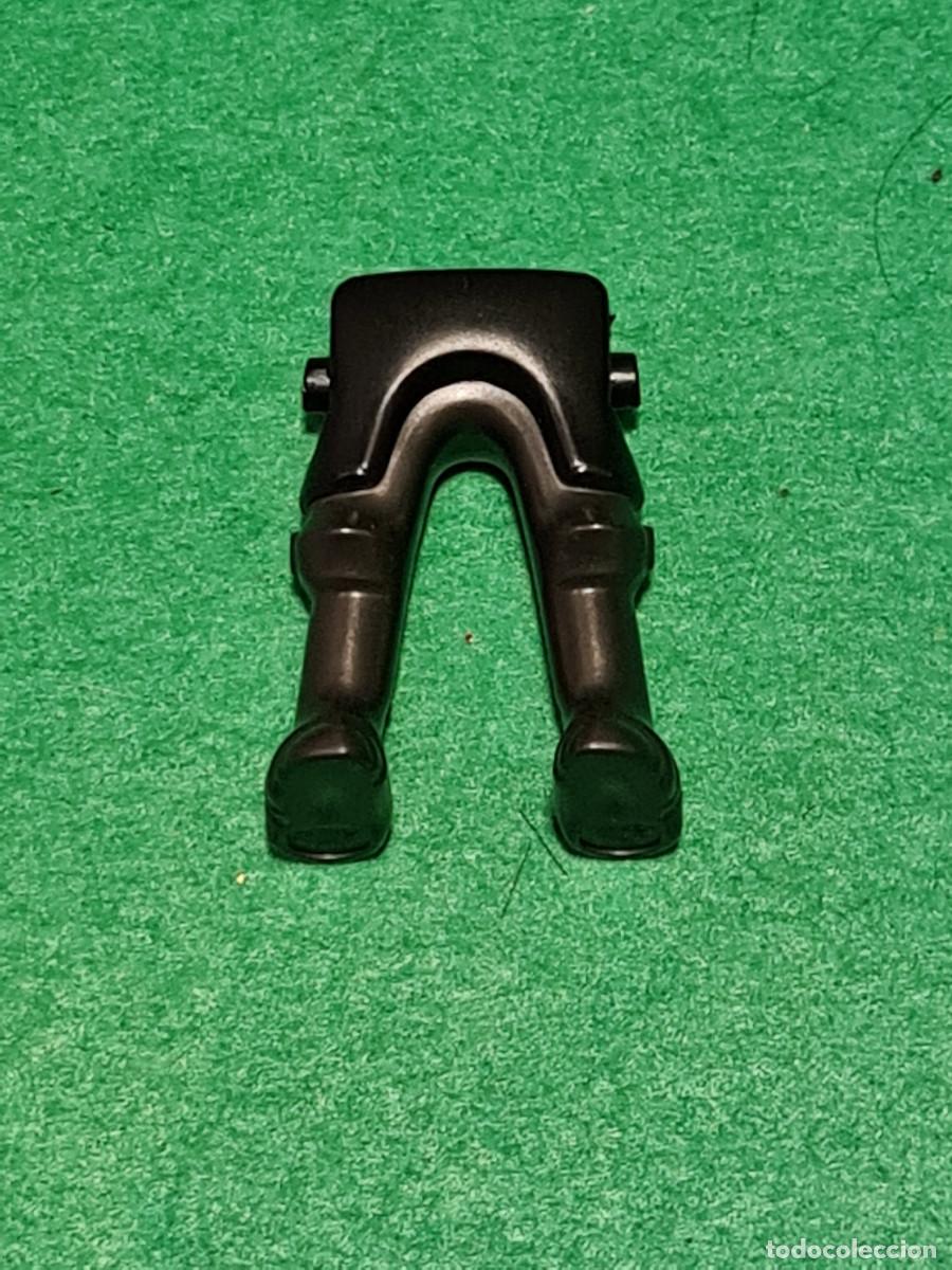 Playmobil: Playmobil piernas negras armadura coraza medieval antracita vikingos caballero romanos &aacute;rabes