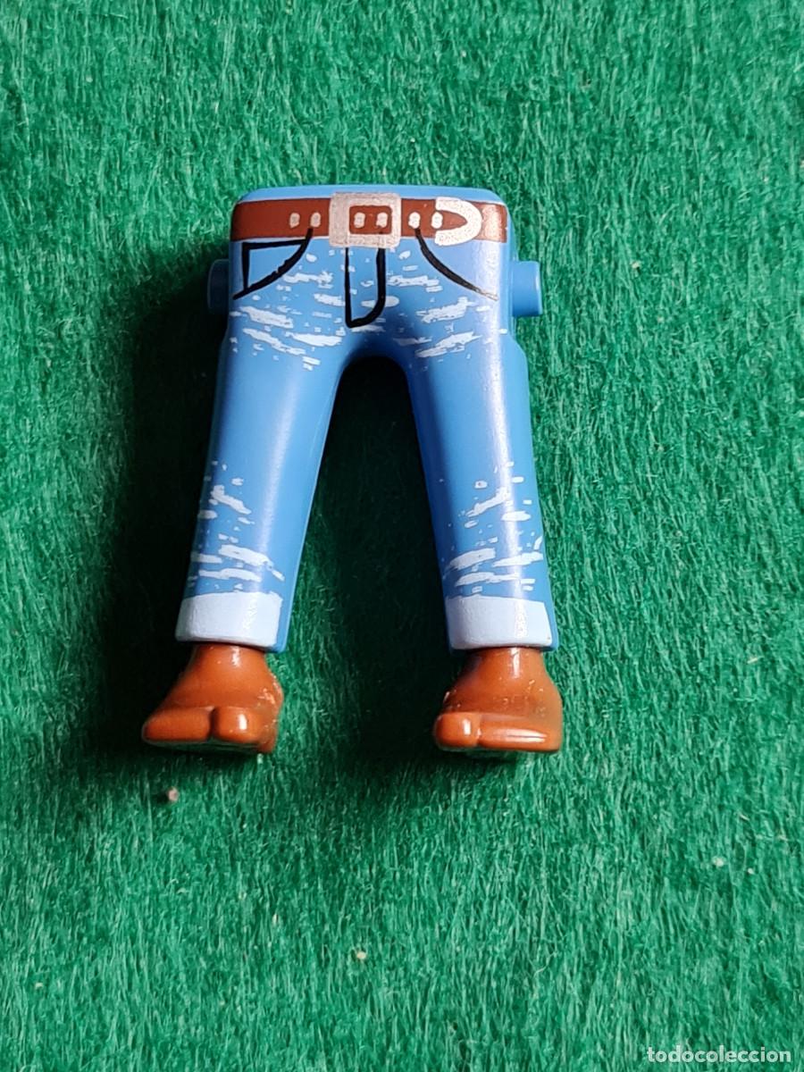 Playmobil: Playmobil piernas descalzas africano pantalones vaqueros azules cintur&oacute;n marr&oacute;n playa ciudad