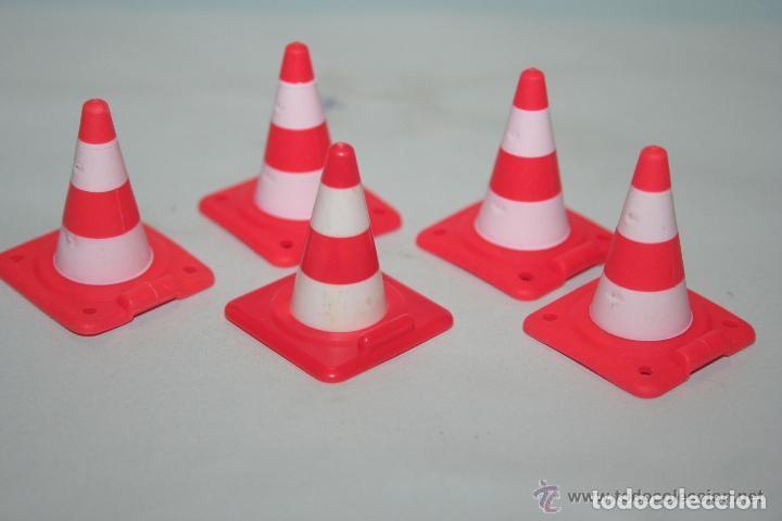 Playmobil: PLAYMOBIL MEDIEVAL SE&Ntilde;AL DE TRAFICO CONOS - Foto 1