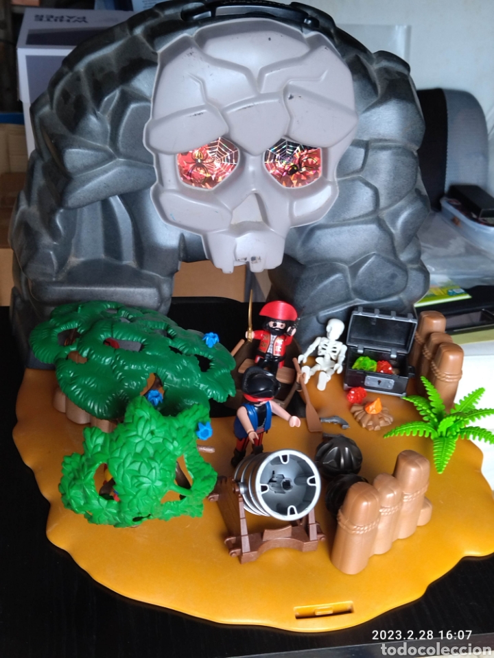 Playmobil: Playmobil 2007 - Malet&iacute;n isla pirata ref 4443 ca&ntilde;&oacute;n bola grande, 3 empalizada & &aacute;rbol con loro rojo