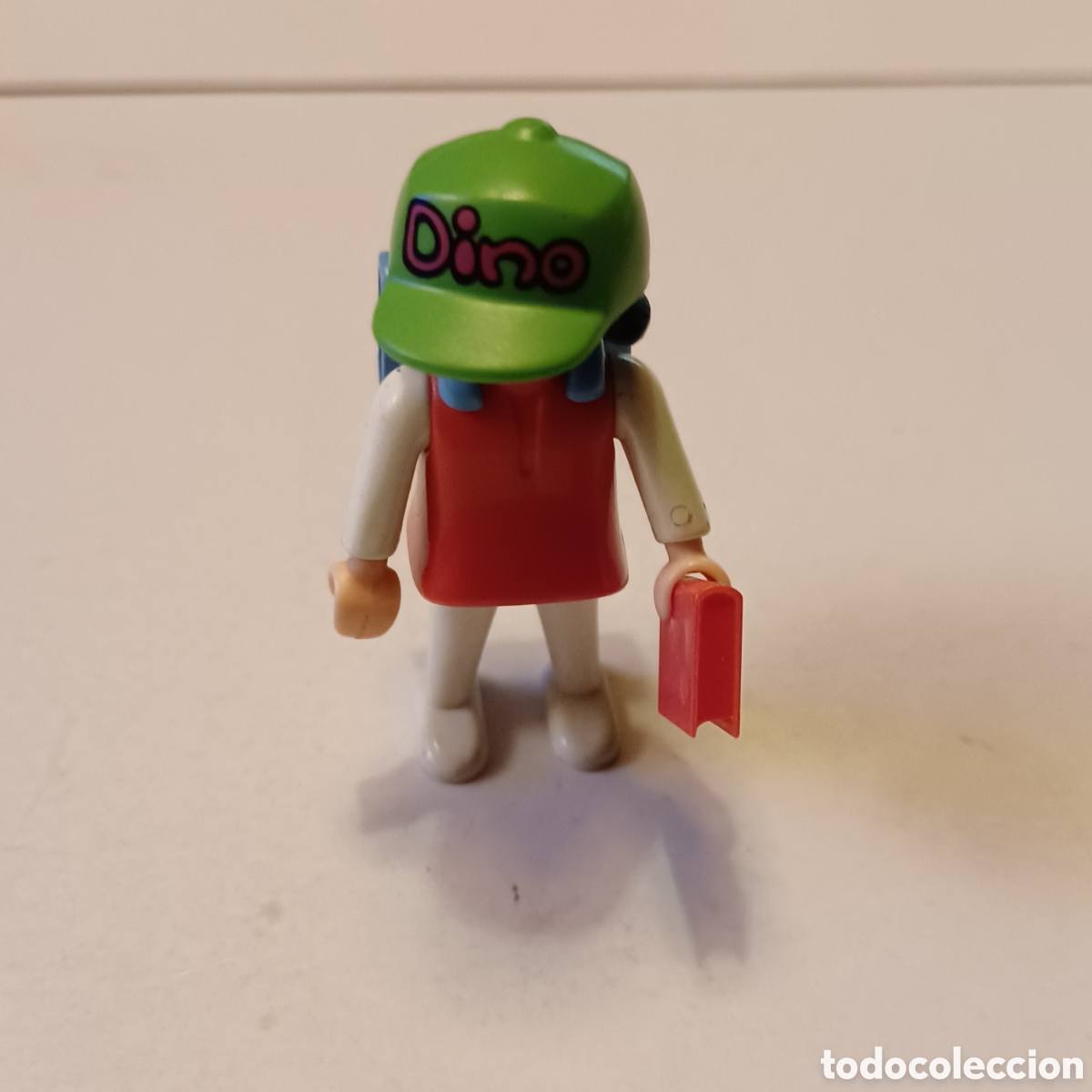 Playmobil: Figura Playmobil ni&ntilde;a colegiala estudiante excursi&oacute;n con mochila libro y gorra dino
