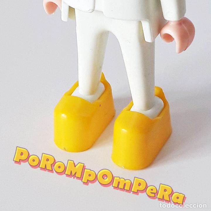 Playmobil: PLAYMOBIL PAREJA BOTA AMARILLA PLAYMOSPACE 1&ordf; &Eacute;POCA PAR ZAPATO ESPACIAL PLAYMO SPACE ESPACIO 70