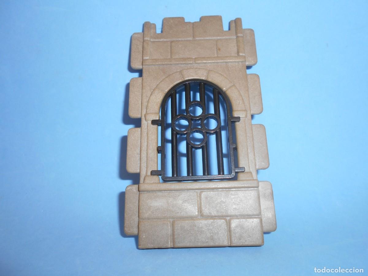 Playmobil: FAMOBIL ( SIMIL A PLAYMOBIL ) : MURO , PARED PLANA CON AVERTURA DE VENTANA Y REJA : CASTILLO