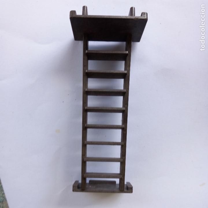 Playmobil: PLAYMOBIL- &rdquo;DIFICIL ESCALERA MARRON EDIFICIO OESTE 1&ordf; &Eacute;POCA 3430 3431 - Foto 1