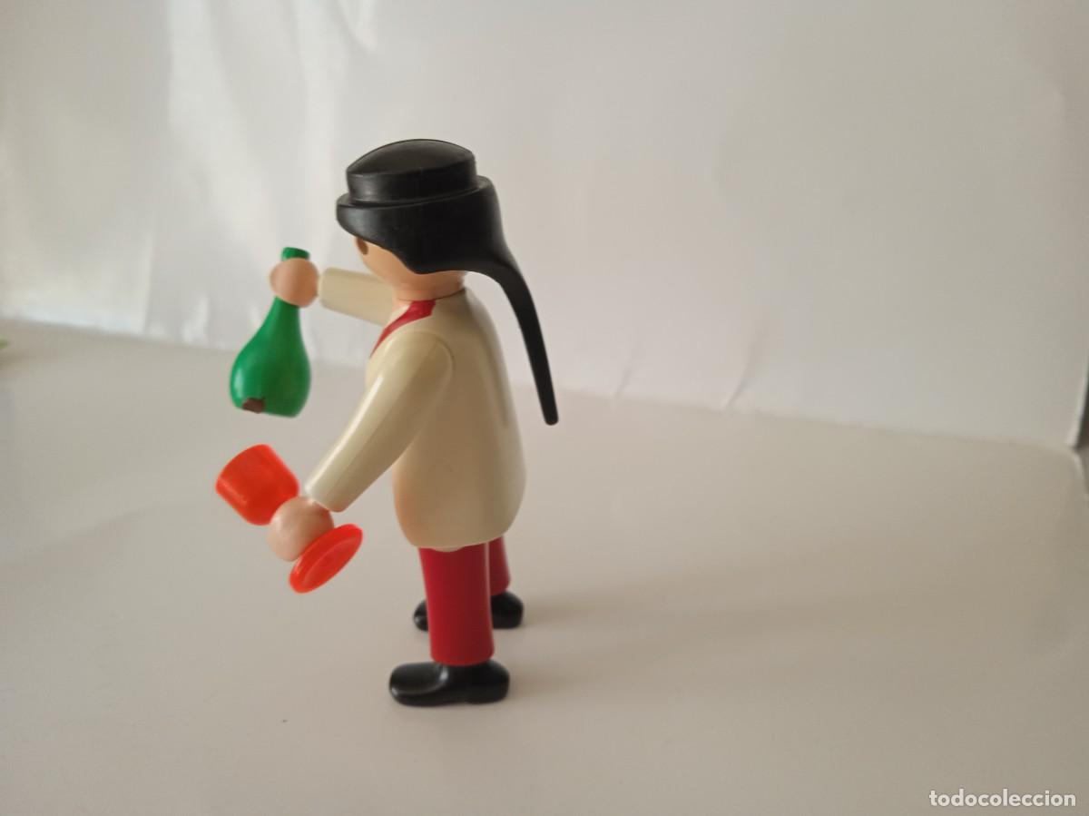 Playmobil: LOTE DE CHICA CON BOTELLA Y COPA DE PLAYMOBIL - Foto 2