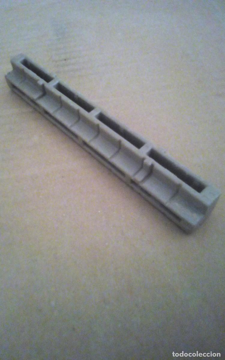 Playmobil: Playmobil. Pieza uni&oacute;n dos paredes esquina castillo.