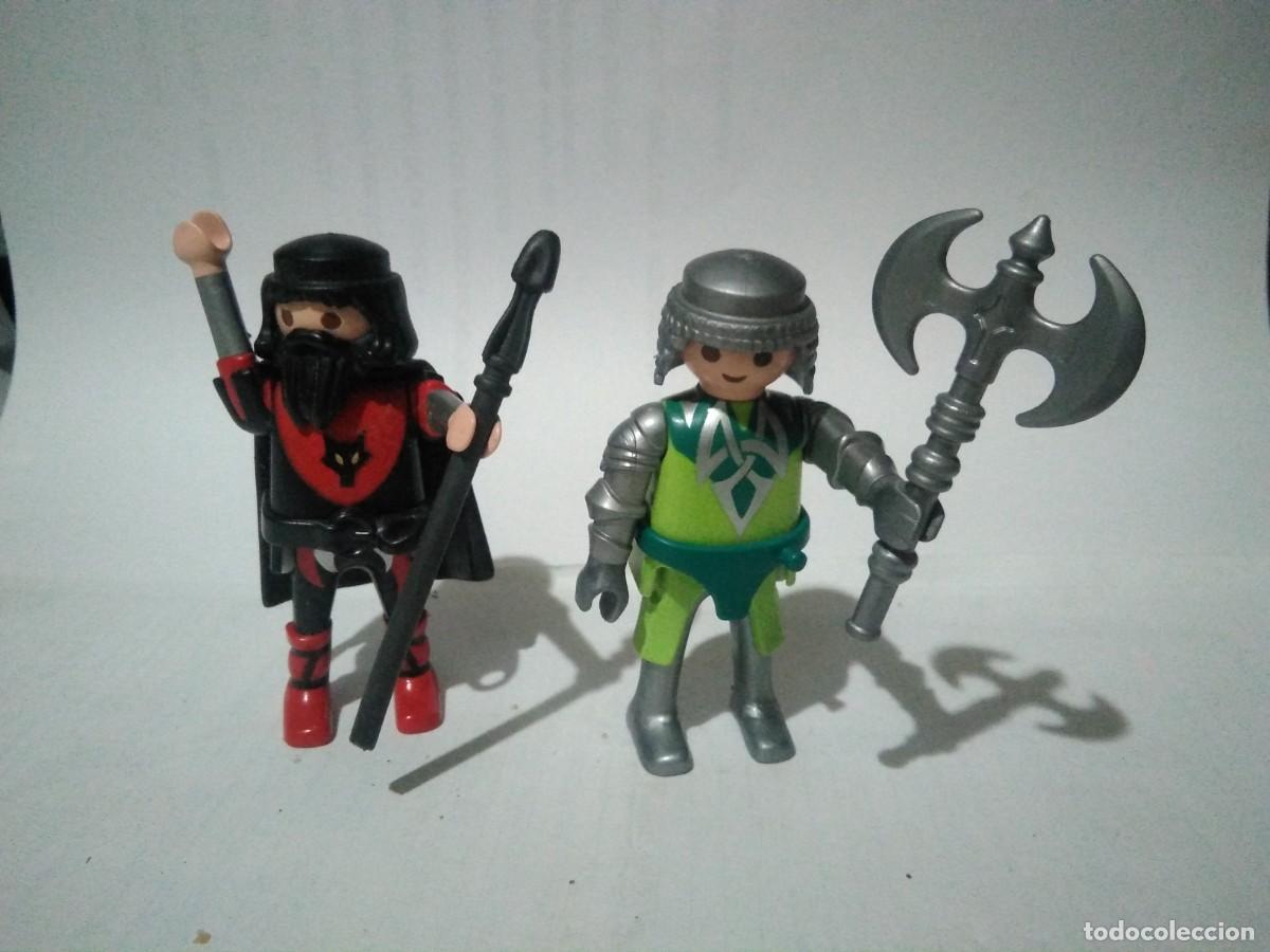 Playmobil: Dos figuras Playmovil y complementos - Foto 3