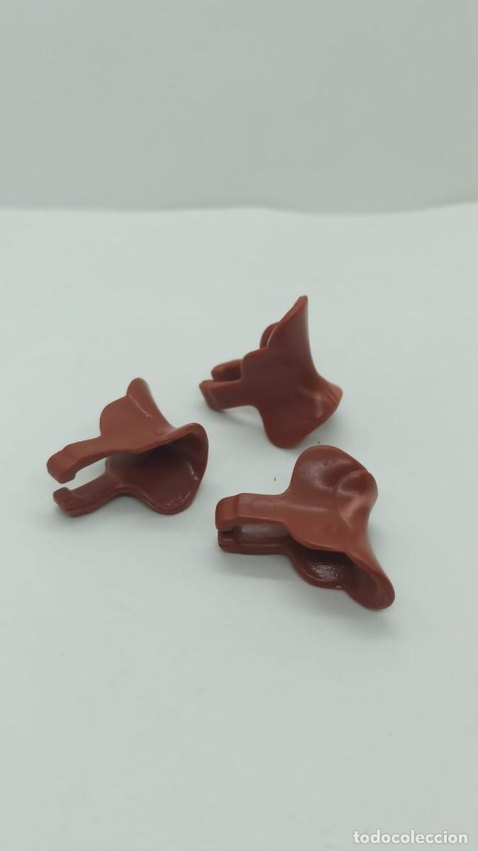 Playmobil: Playmobil sillas caballo marr&oacute;n lote 3 unidades