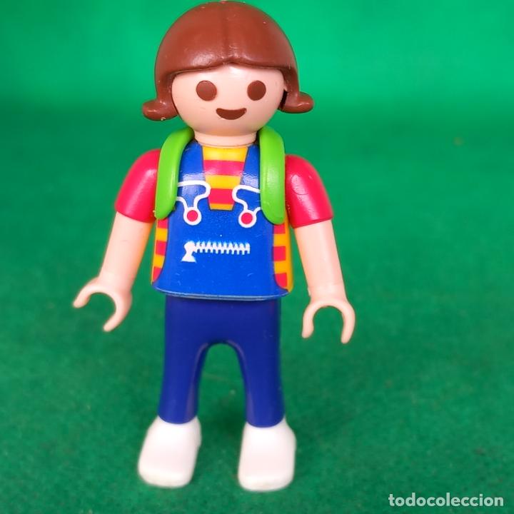 Ni&ntilde;a playmobil