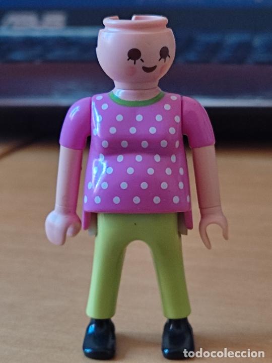 Playmobil: PLAYMOBIL MUJER SIN PELO EMBARAZADA CAMISA LUNARES SERIE CIUDAD ORIGINAL