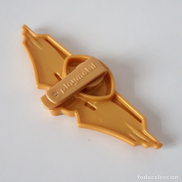 Playmobil: PLAYMOBIL INSIGNIA DORADA PILOT AWARD FIRST CLASS E5 - Foto 2