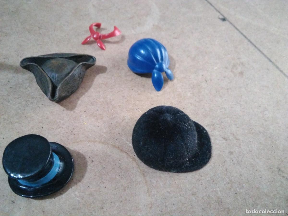 Playmobil: Dos figuras Playmovil y complementos - Foto 6
