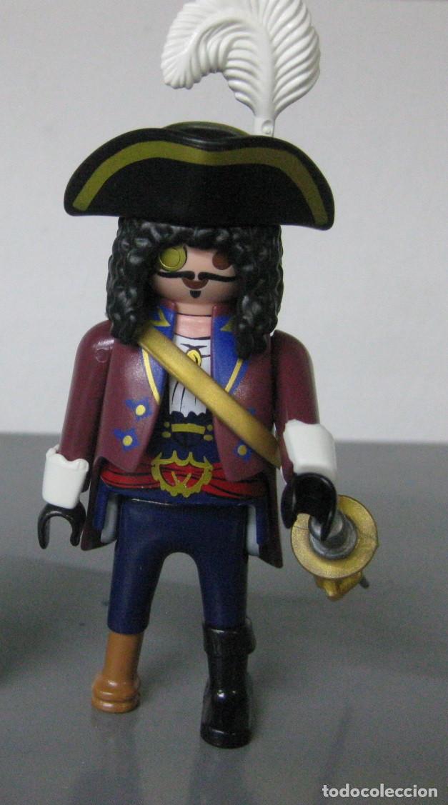 Playmobil: PLAYMOBIL CAPITAN PIRATA SERIE 22 AZUL SOBRE SORPRESA