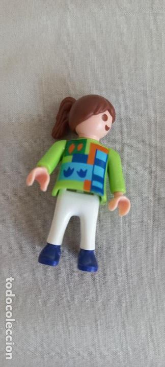 Playmobil: PLAYMOBIL, FIGURA DE NI&Ntilde;A CON COLETA.