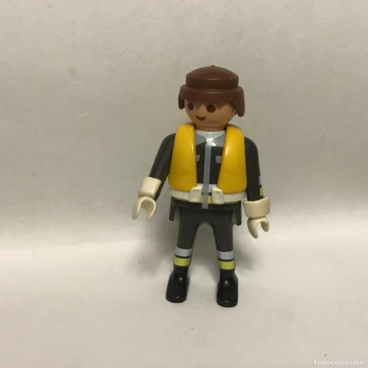 Playmobil: Playmobil Mu&ntilde;eco bombero. B07 - Foto 1