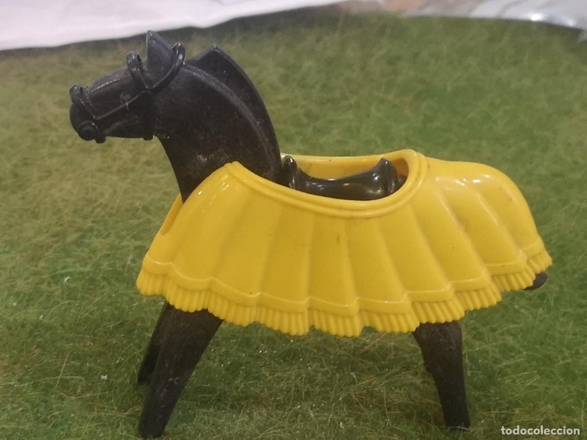Playmobil: Playmobil 3265 caballo fald&oacute;n amarillo manta torneo justas brida primera generaci&oacute;n LOTE Cit134
