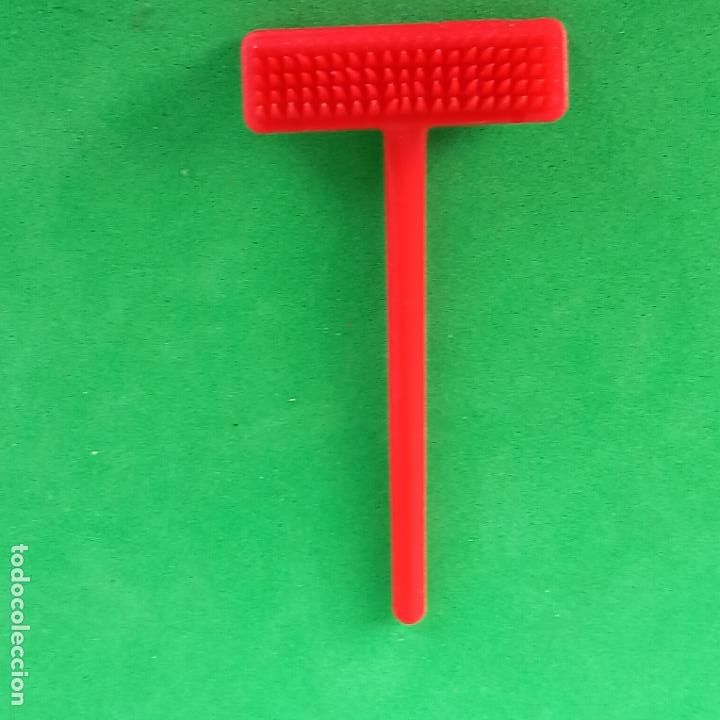 Playmobil: Famobil - Cepillo barrer - Escoba roja
