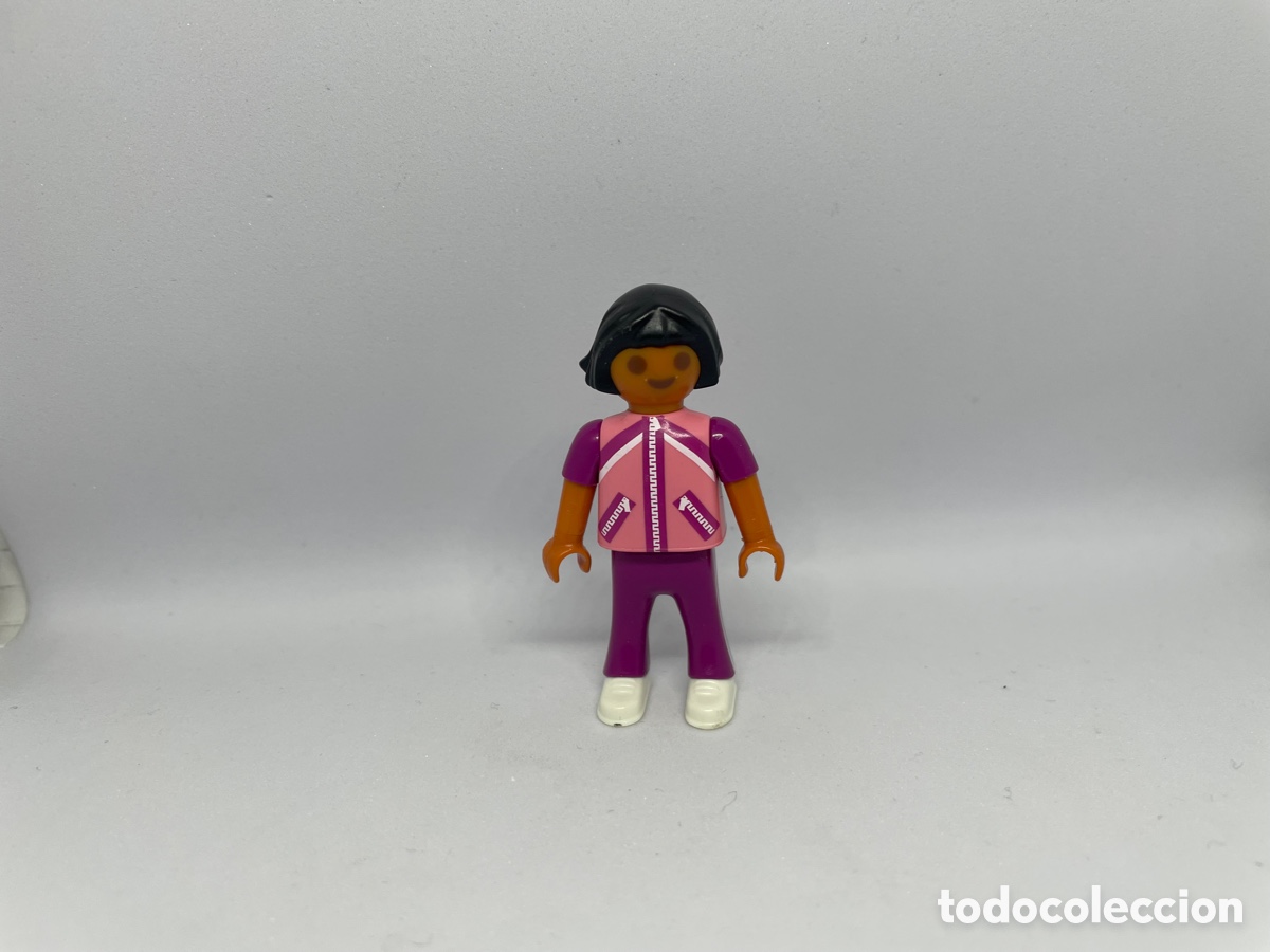 Playmobil: Playmobil ni&ntilde;a chandal lila