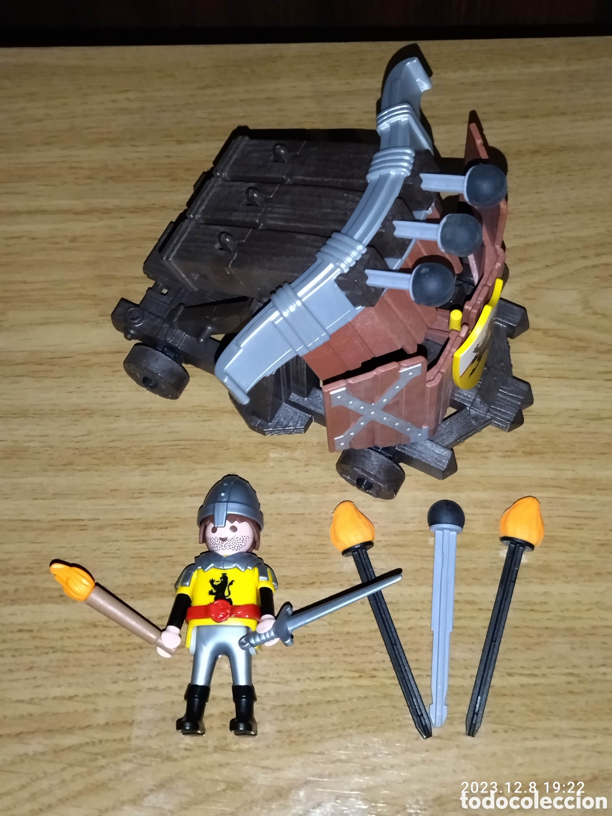 Playmobil: Playmobil 2010 ref 4867 Ballesta triple Caballeros Le&oacute;n negro con soldado hombrera romana brillante