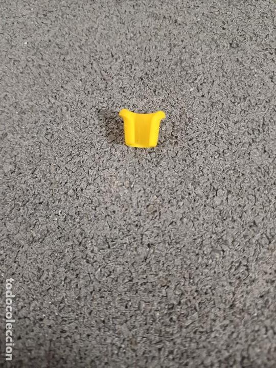 Playmobil: PLAYMOBIL FAMOBIL MU&Ntilde;EQUERA BRAZALETE AMARILLA