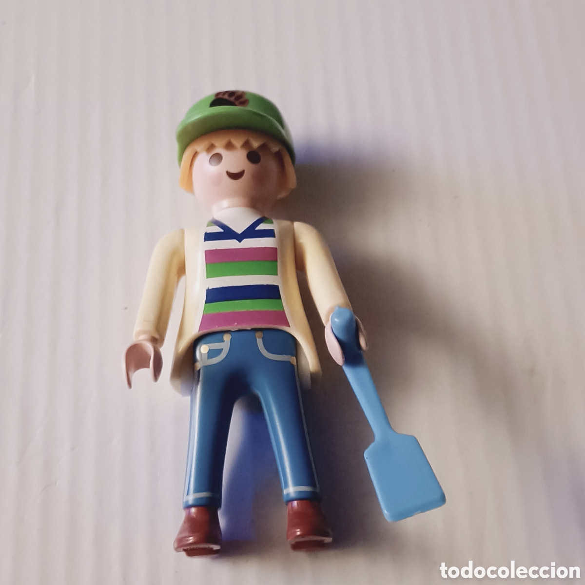 Playmobil: Figura Playmobil mujer chica con gorra y esp&aacute;tula grill burguer