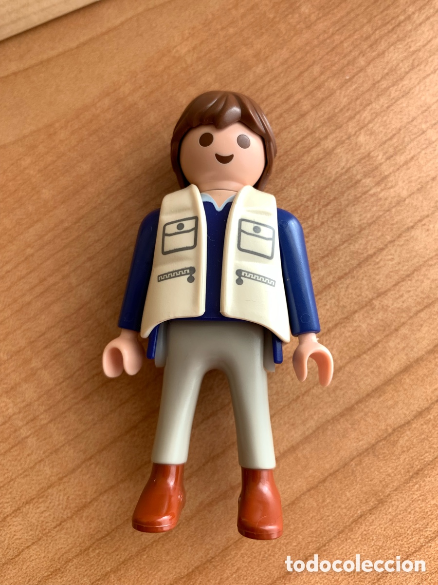Playmobil: Mu&ntilde;eco Playmobil con chaleco - Foto 1
