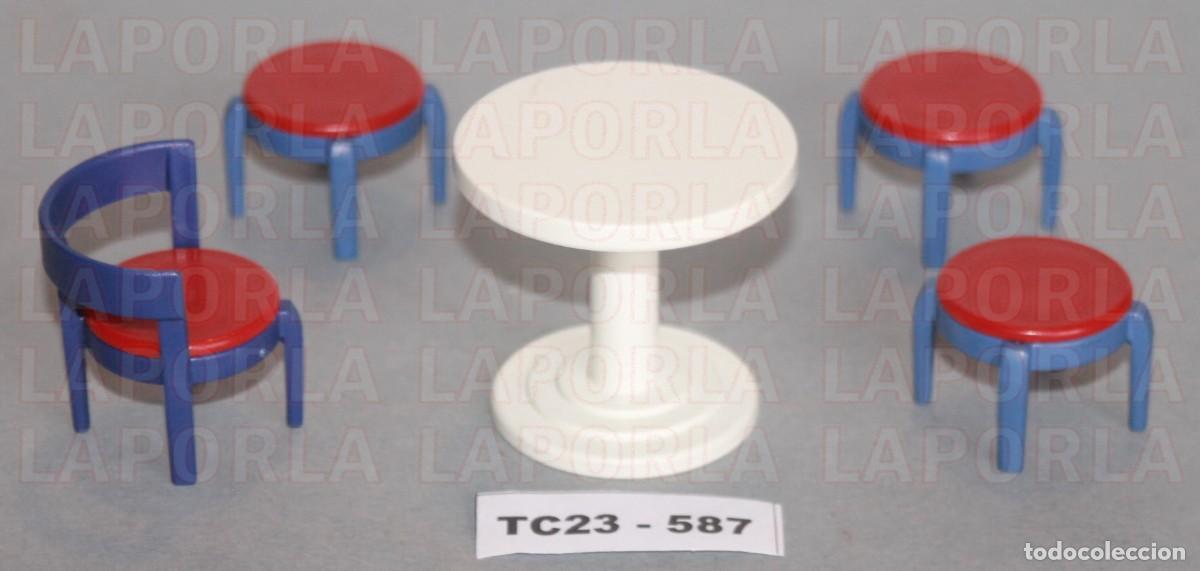 Playmobil: PLAYMOBIL MESA, SILLA Y 3 TABURETES CAFETER&Iacute;A COCINA HOGAR (23-587)