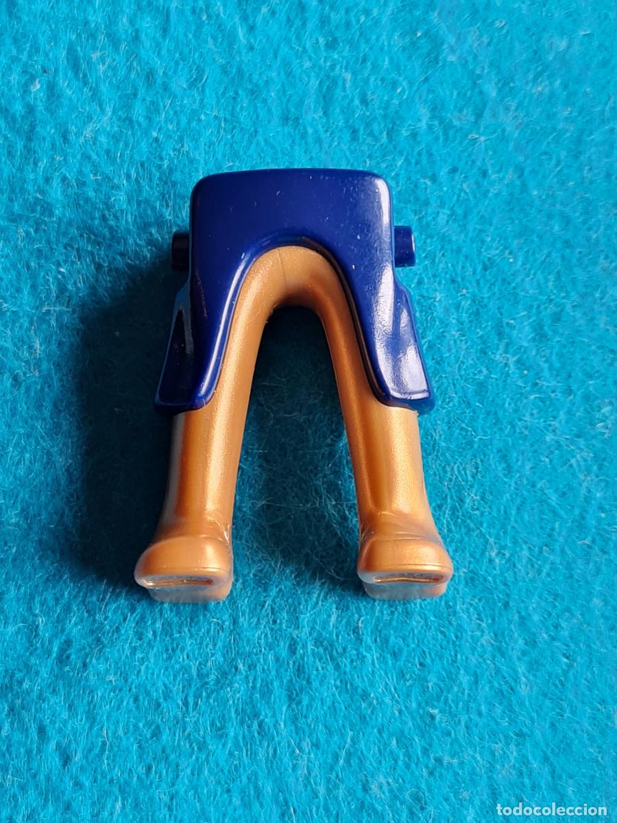 Playmobil: playmobil piernas azul marino fald&oacute;n con armadura dorada medieval vikingos romanos &aacute;rabe castillo