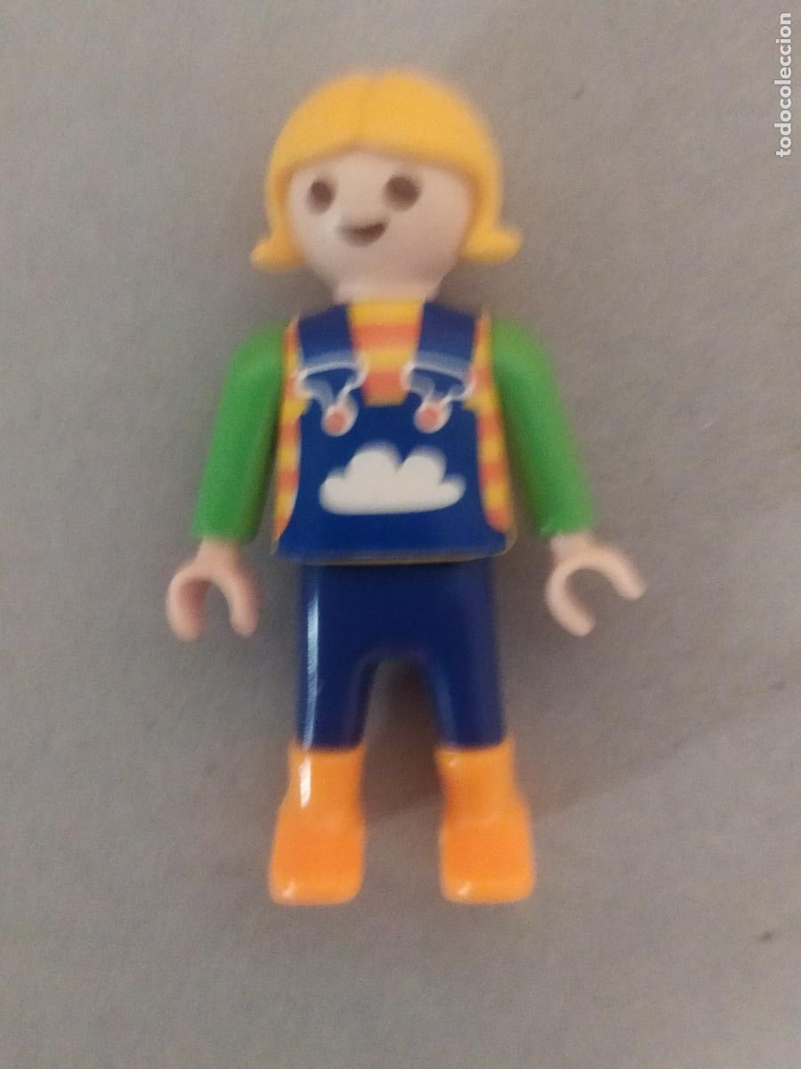 Playmobil: PLAYMOBIL FIGURA NI&Ntilde;A MONO AZUL VERDE