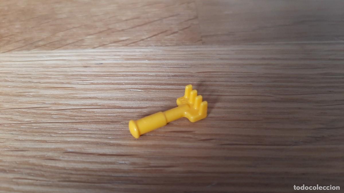 Playmobil: Playmobil -- Rastrillo -- Playa -- Amarillo - Foto 1