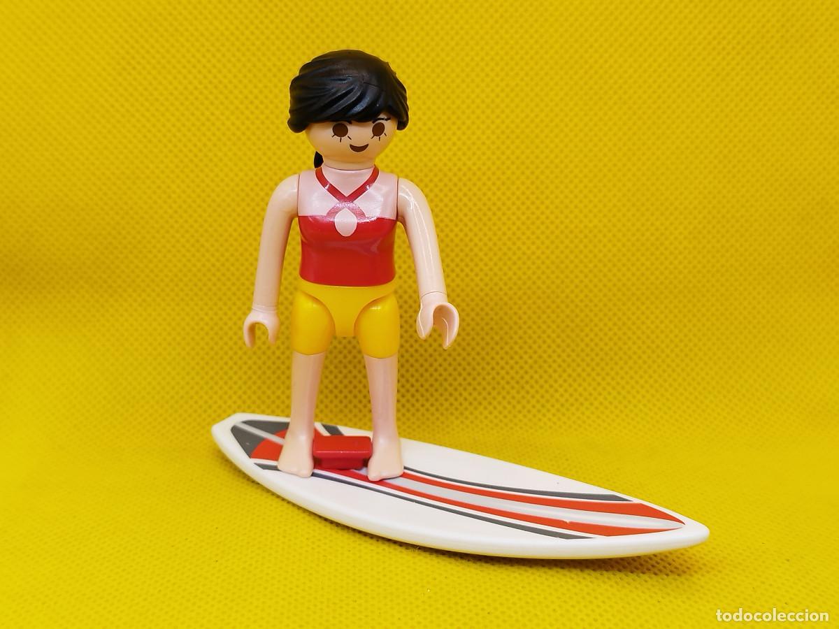 Playmobil: Playmobil mujer con tabla de Surf - Foto 1