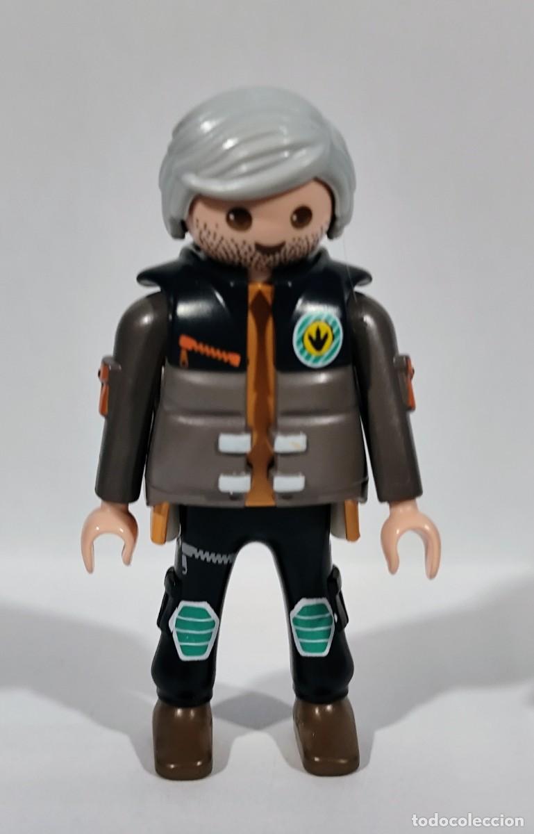 Playmobil: PLAYMOBIL FIGURA CAZADOR DE DINOSAURIOS - 2/7/24
