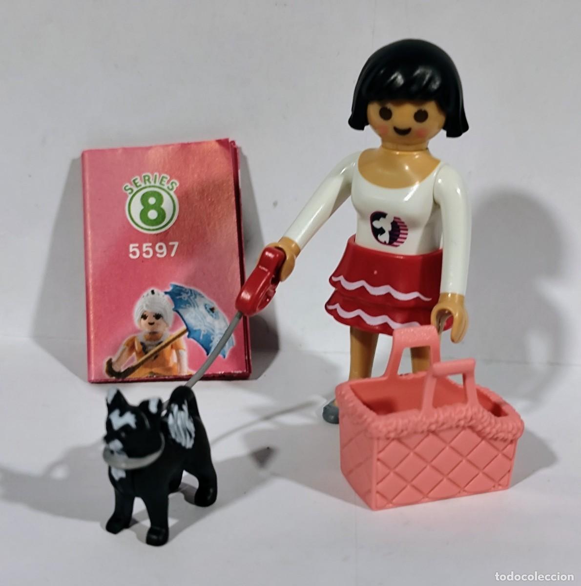 Playmobil: PLAYMOBIL MUJER CON PERRO Y BOLSA SERIE 8 - 9/3/20