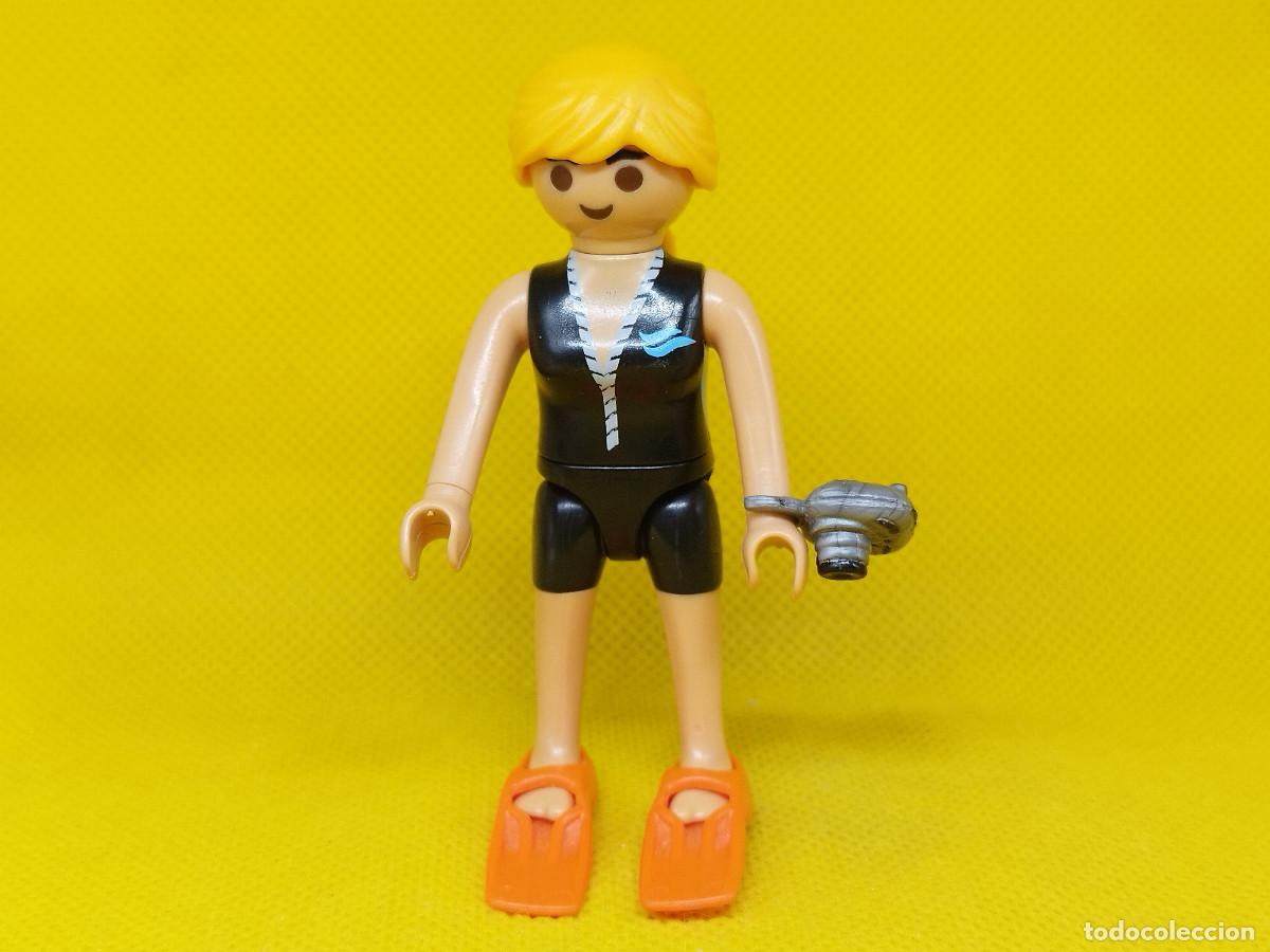Playmobil: Playmobil Chica con neopreno y c&aacute;mara